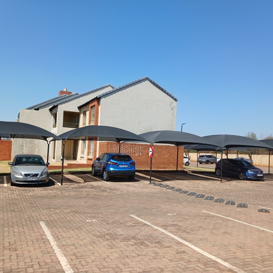 1 Bedroom Property for Sale in The Orchards Gauteng