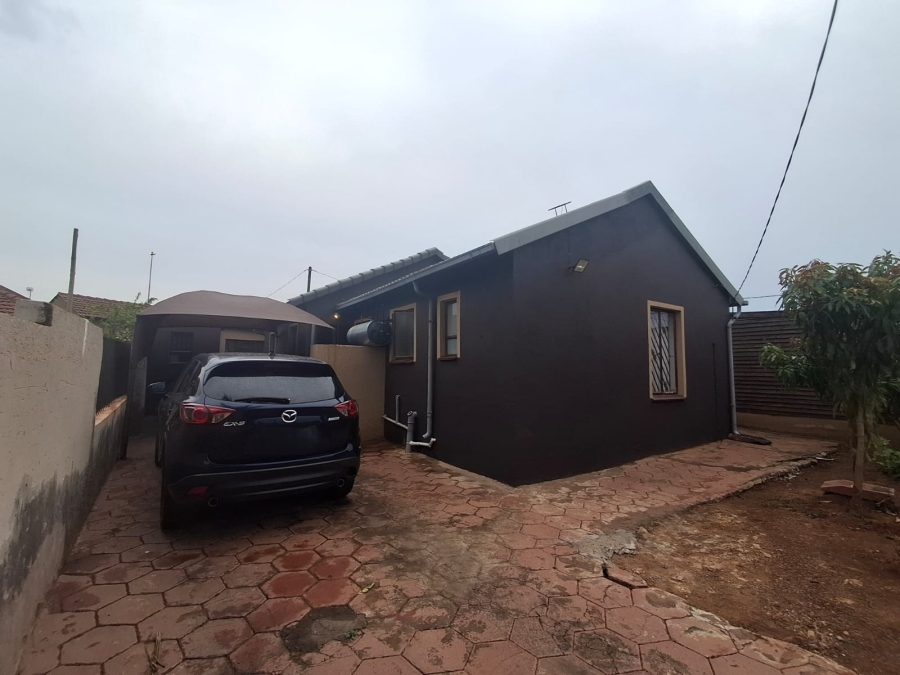 3 Bedroom Property for Sale in Lotus Gardens Gauteng
