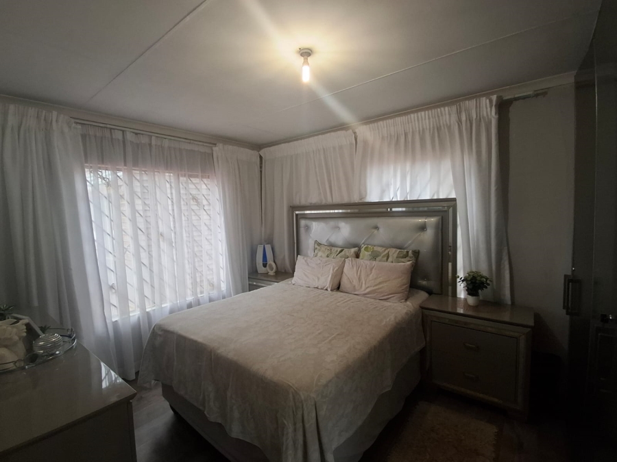 3 Bedroom Property for Sale in Lotus Gardens Gauteng