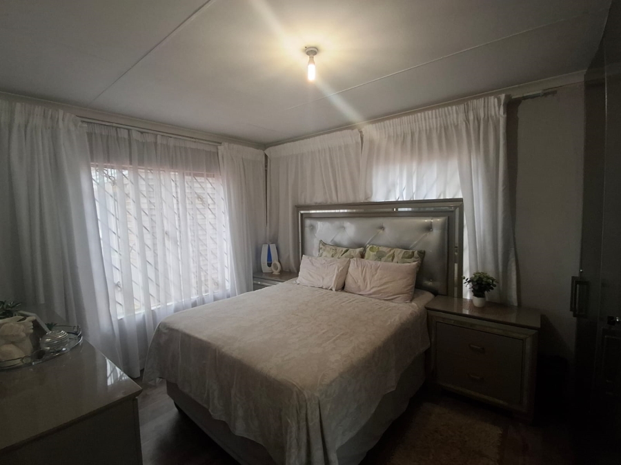 3 Bedroom Property for Sale in Lotus Gardens Gauteng