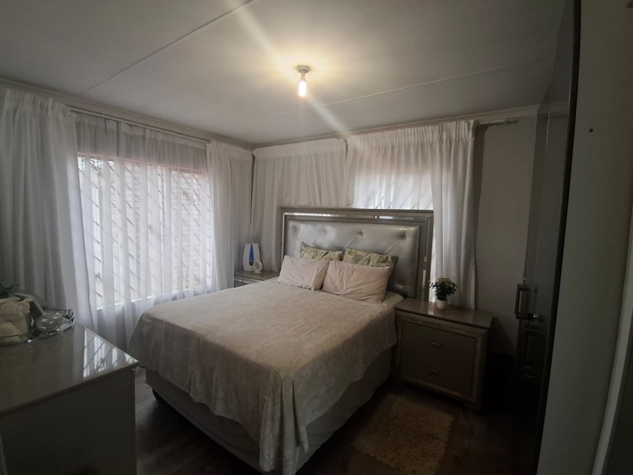 3 Bedroom Property for Sale in Lotus Gardens Gauteng