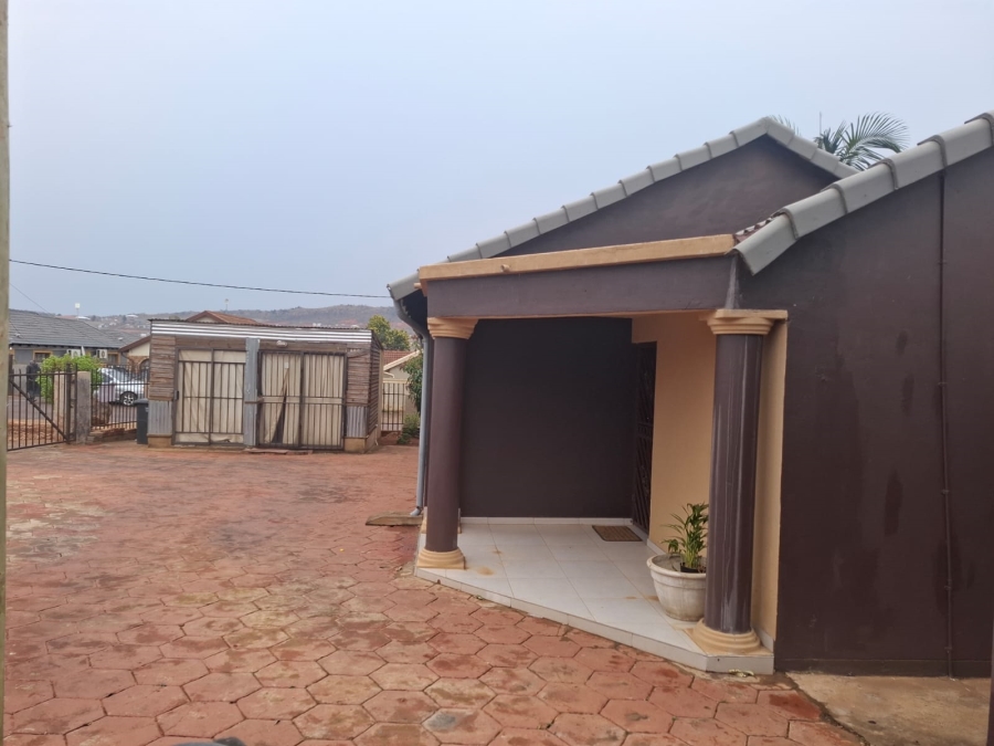 3 Bedroom Property for Sale in Lotus Gardens Gauteng