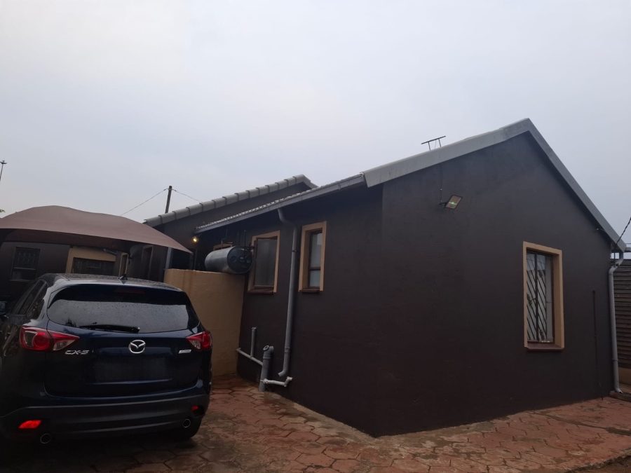 3 Bedroom Property for Sale in Lotus Gardens Gauteng