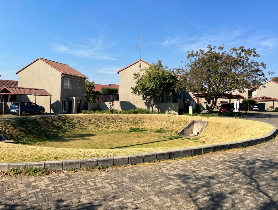 2 Bedroom Property for Sale in Vorna Valley Gauteng