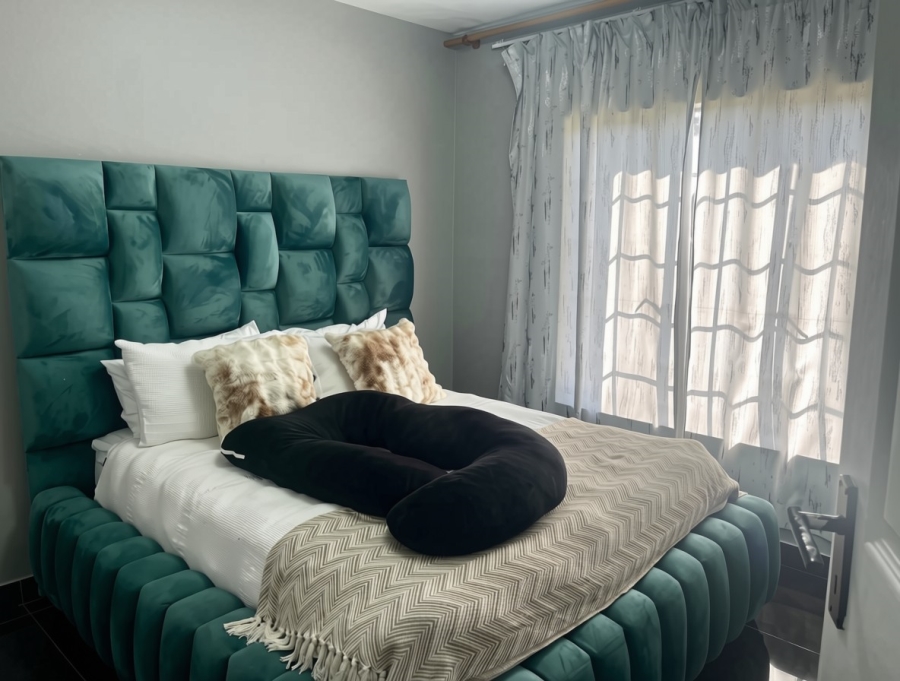 2 Bedroom Property for Sale in Vorna Valley Gauteng