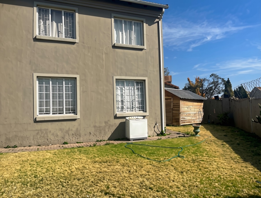 2 Bedroom Property for Sale in Vorna Valley Gauteng