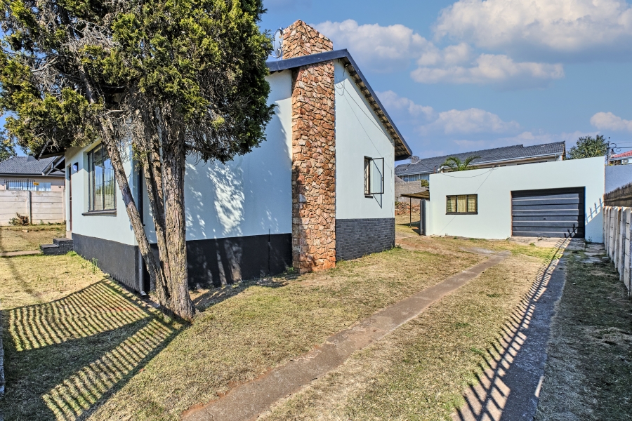 To Let 3 Bedroom Property for Rent in Lindhaven Gauteng
