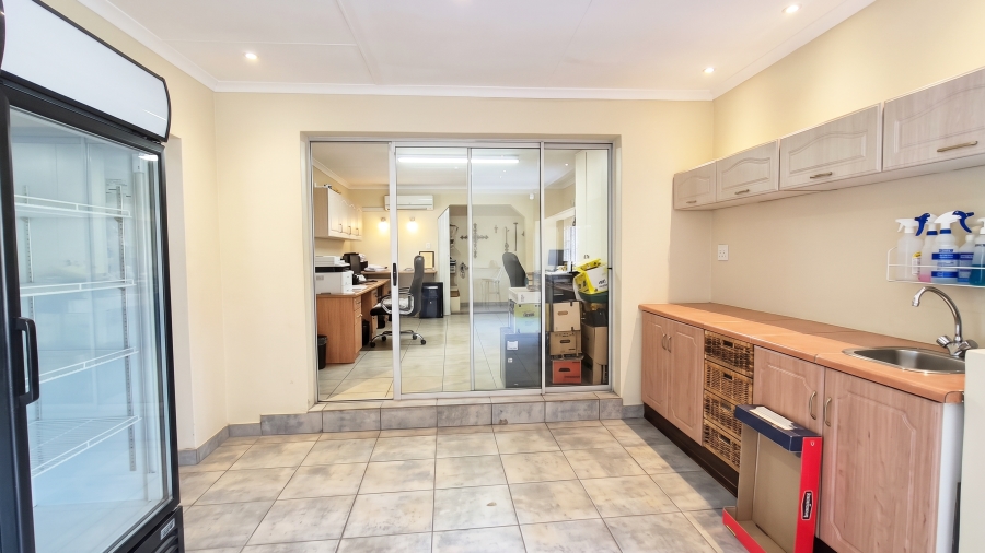 3 Bedroom Property for Sale in Hurlyvale Gauteng