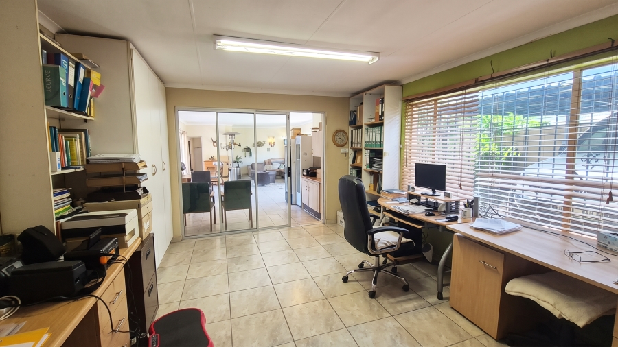 3 Bedroom Property for Sale in Hurlyvale Gauteng
