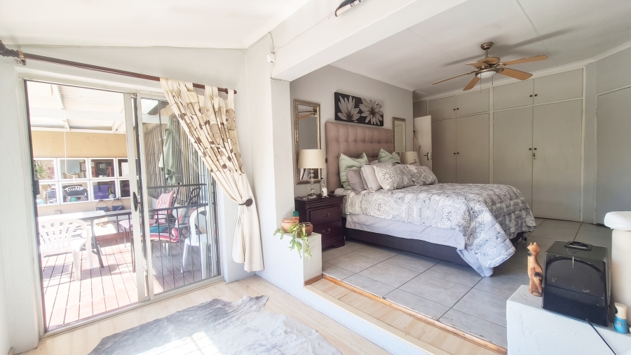 3 Bedroom Property for Sale in Hurlyvale Gauteng