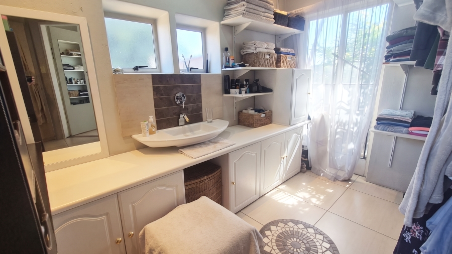 3 Bedroom Property for Sale in Hurlyvale Gauteng