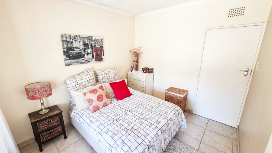 3 Bedroom Property for Sale in Hurlyvale Gauteng