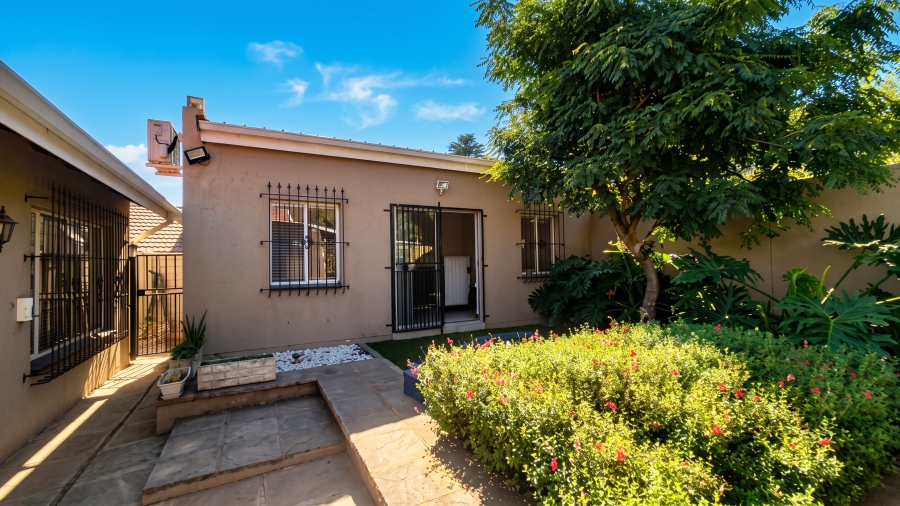 3 Bedroom Property for Sale in Hurlyvale Gauteng