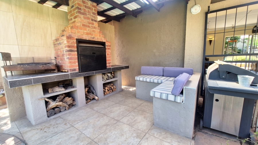 3 Bedroom Property for Sale in Hurlyvale Gauteng