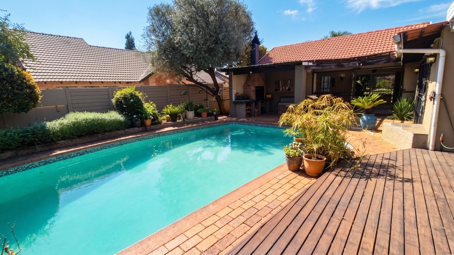3 Bedroom Property for Sale in Hurlyvale Gauteng