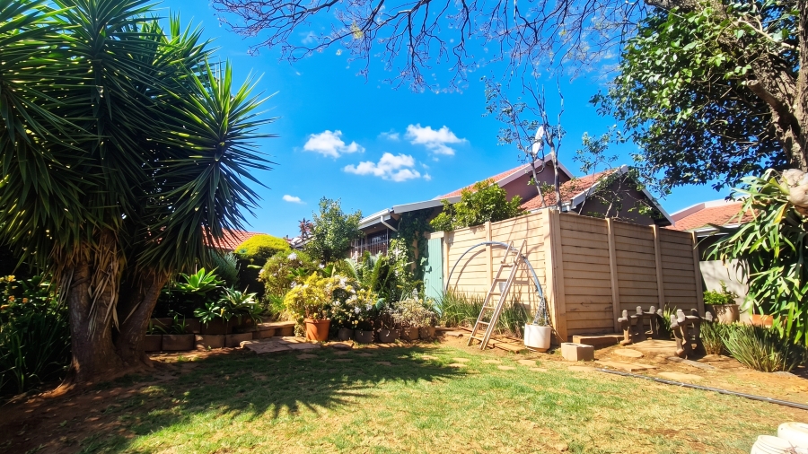 3 Bedroom Property for Sale in Hurlyvale Gauteng