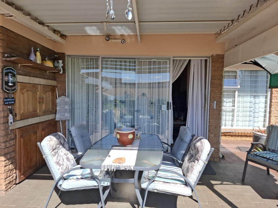 2 Bedroom Property for Sale in Rangeview Gauteng