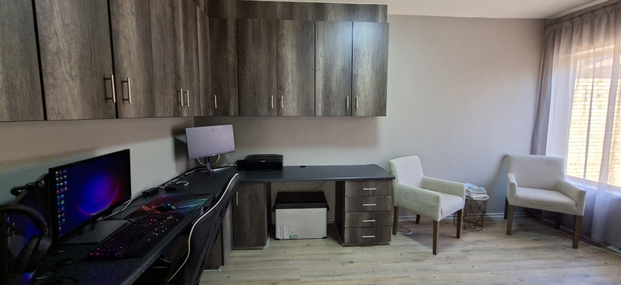 3 Bedroom Property for Sale in Noordkruin Gauteng
