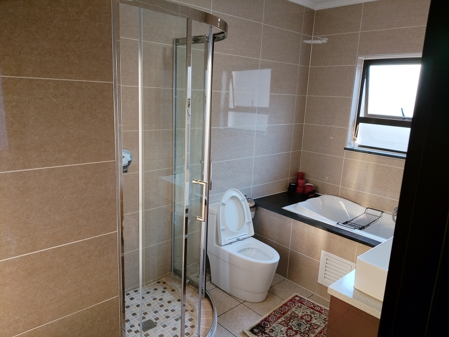 2 Bedroom Property for Sale in Blue Hills Gauteng