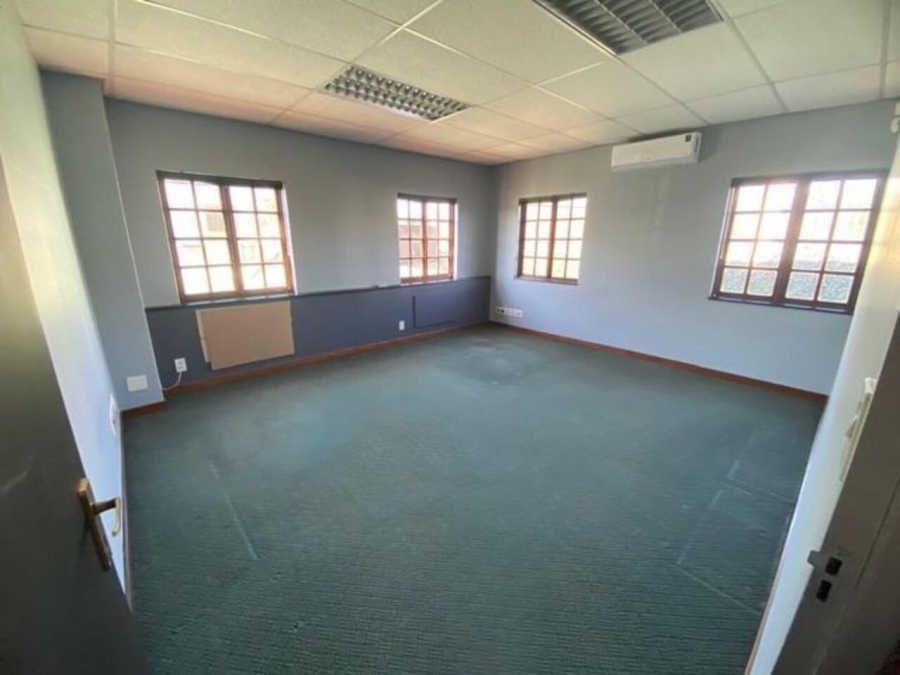 To Let Commercial Property for Rent in Randjespark Gauteng