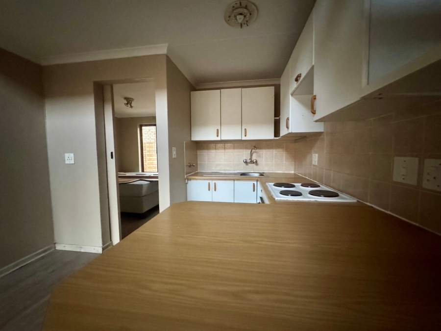 To Let 2 Bedroom Property for Rent in Eldoraigne Gauteng
