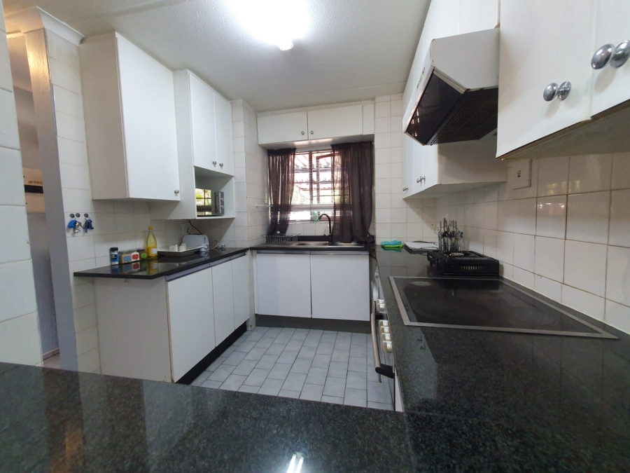 To Let 2 Bedroom Property for Rent in Sunninghill Gauteng
