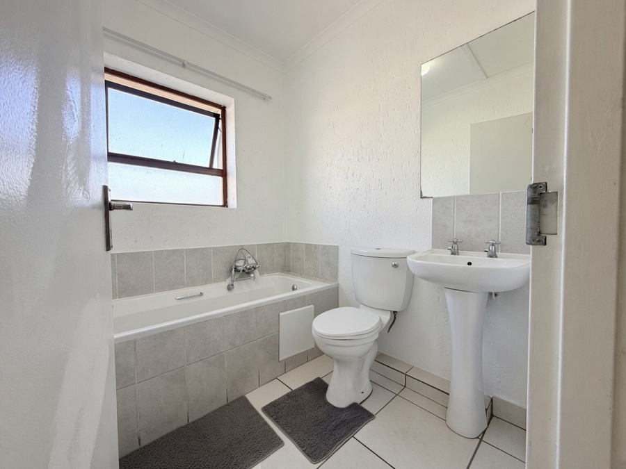 To Let 2 Bedroom Property for Rent in Ferndale Gauteng