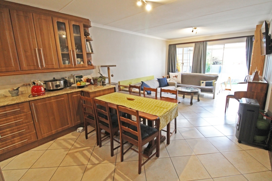 To Let 2 Bedroom Property for Rent in Robin Acres Gauteng