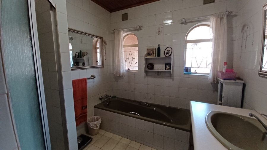 3 Bedroom Property for Sale in Vanderbijlpark SE 4 Gauteng