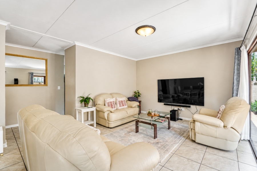 3 Bedroom Property for Sale in Broadacres Gauteng