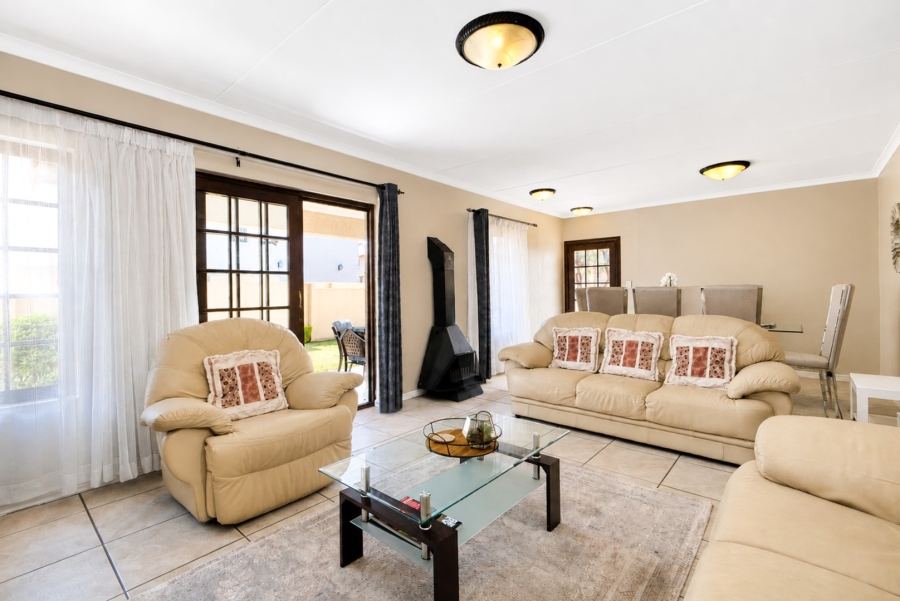 3 Bedroom Property for Sale in Broadacres Gauteng