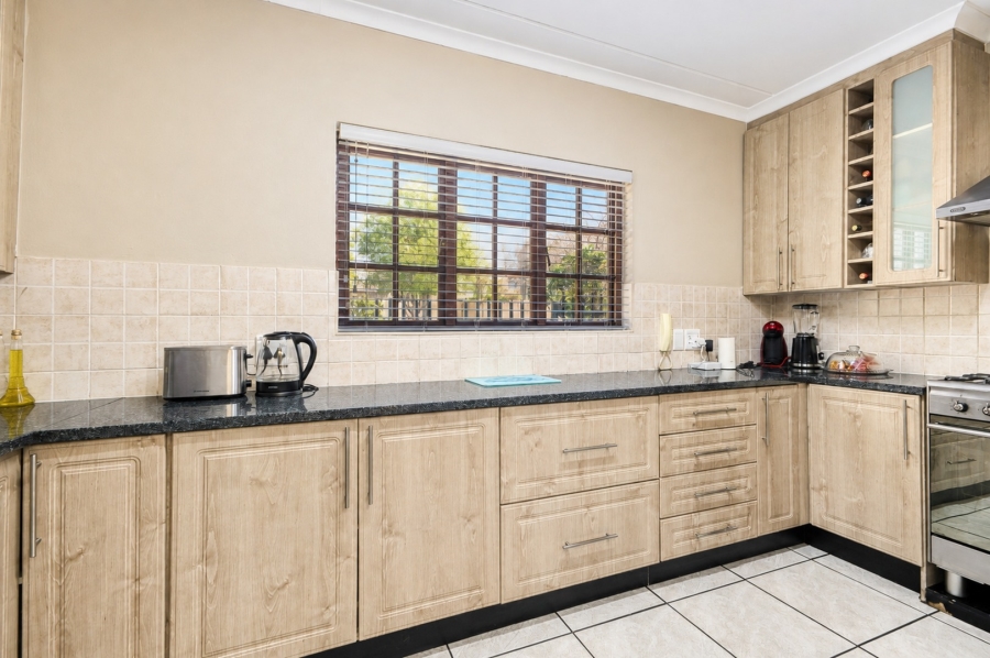 3 Bedroom Property for Sale in Broadacres Gauteng
