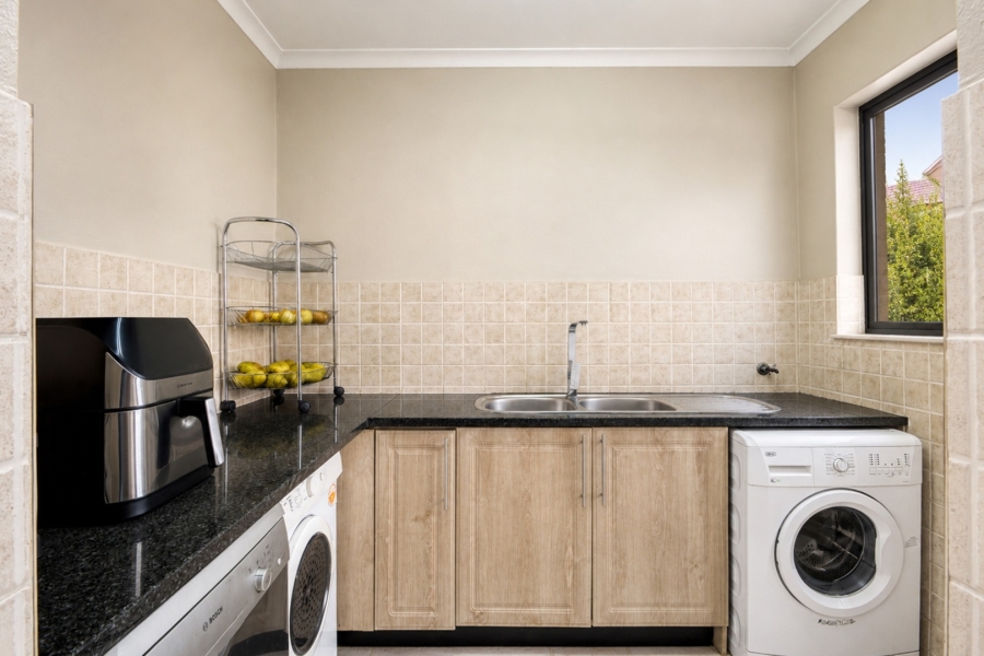 3 Bedroom Property for Sale in Broadacres Gauteng