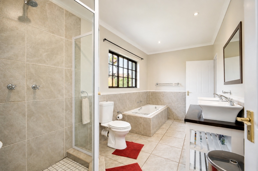 3 Bedroom Property for Sale in Broadacres Gauteng