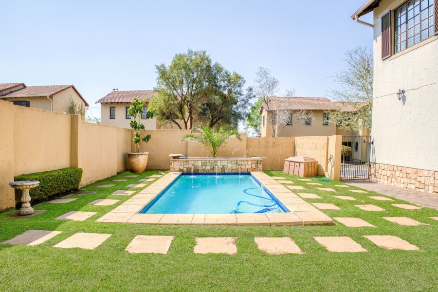 3 Bedroom Property for Sale in Broadacres Gauteng
