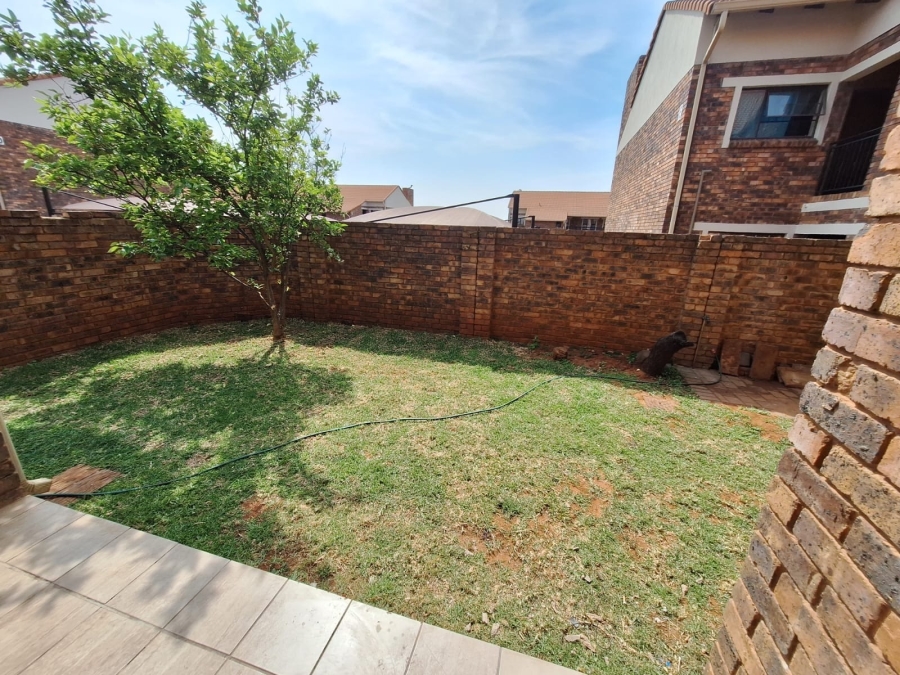 2 Bedroom Property for Sale in Montana Gauteng