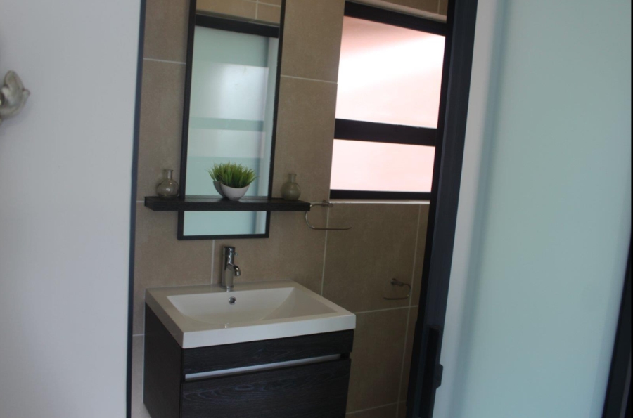 To Let 2 Bedroom Property for Rent in Greenstone Hill Gauteng