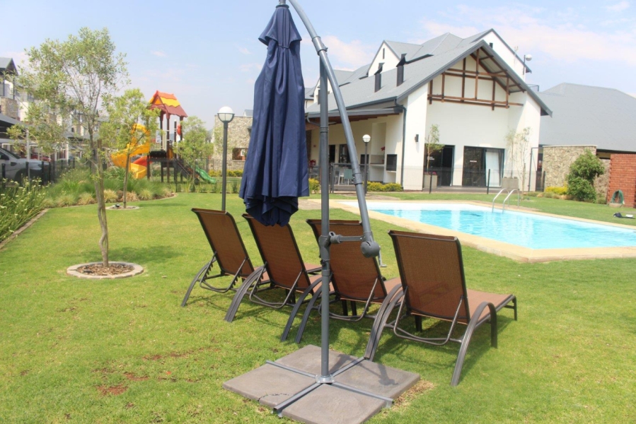 To Let 2 Bedroom Property for Rent in Greenstone Hill Gauteng