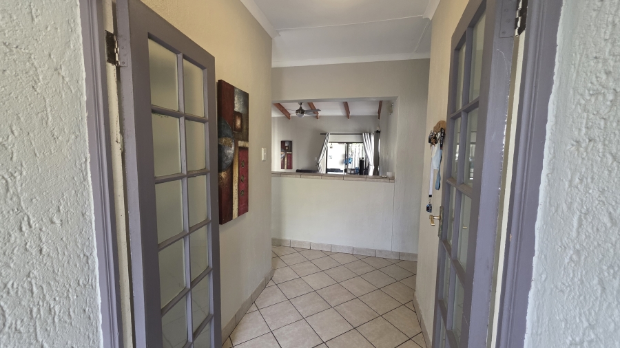 4 Bedroom Property for Sale in Garsfontein Gauteng