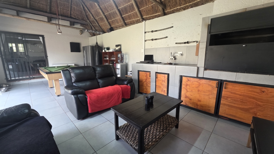 4 Bedroom Property for Sale in Garsfontein Gauteng