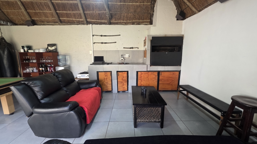 4 Bedroom Property for Sale in Garsfontein Gauteng