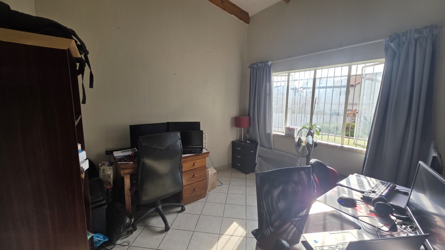 4 Bedroom Property for Sale in Garsfontein Gauteng