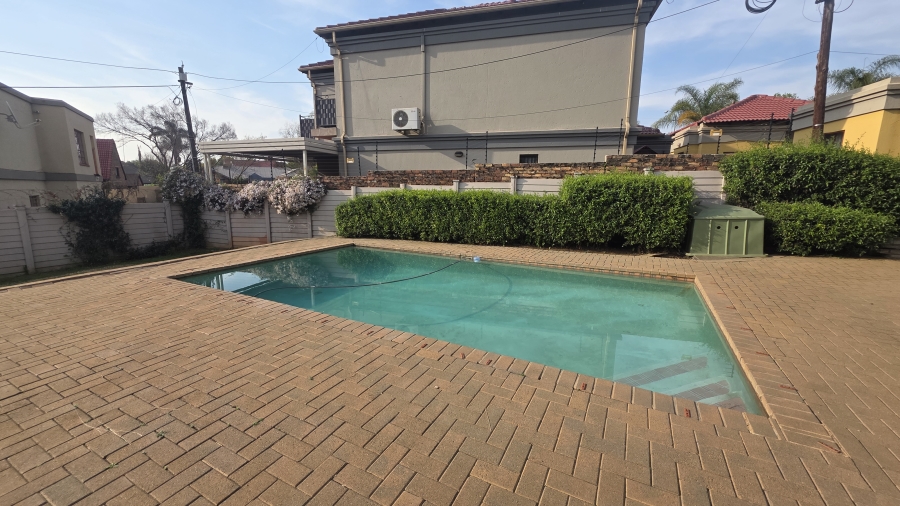 4 Bedroom Property for Sale in Garsfontein Gauteng