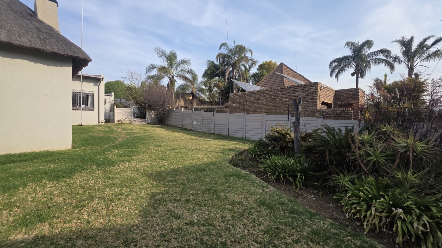 4 Bedroom Property for Sale in Garsfontein Gauteng