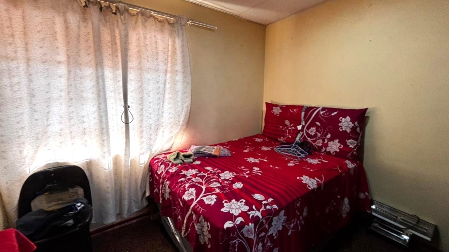 6 Bedroom Property for Sale in Wychwood Gauteng
