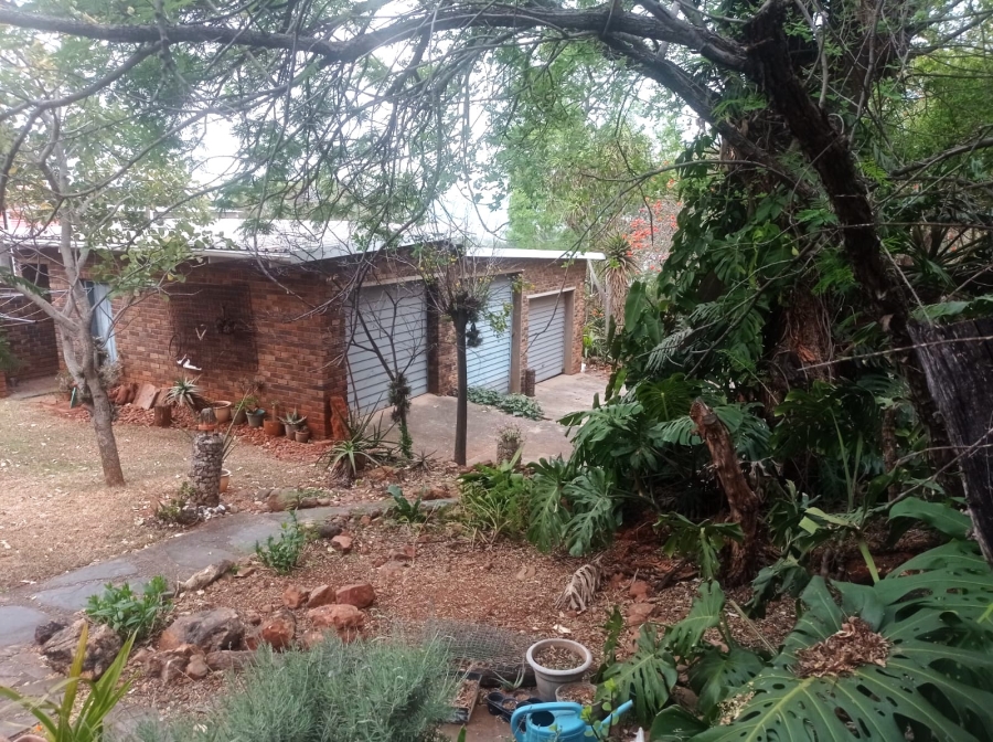 3 Bedroom Property for Sale in Mountain View Gauteng
