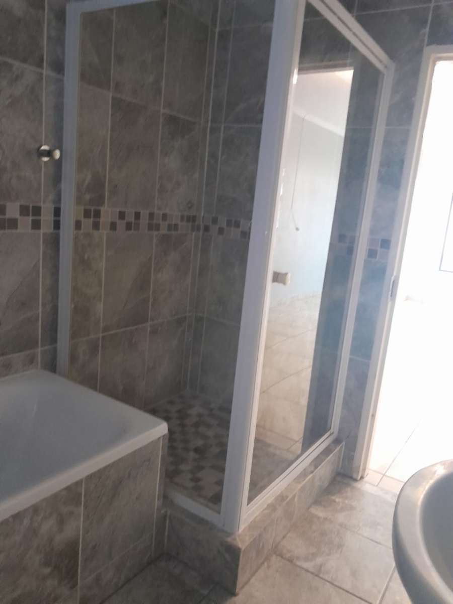 3 Bedroom Property for Sale in Harveston A H Gauteng