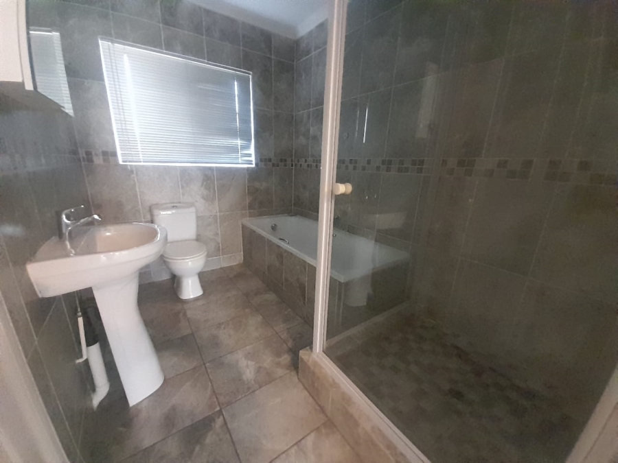 3 Bedroom Property for Sale in Harveston A H Gauteng