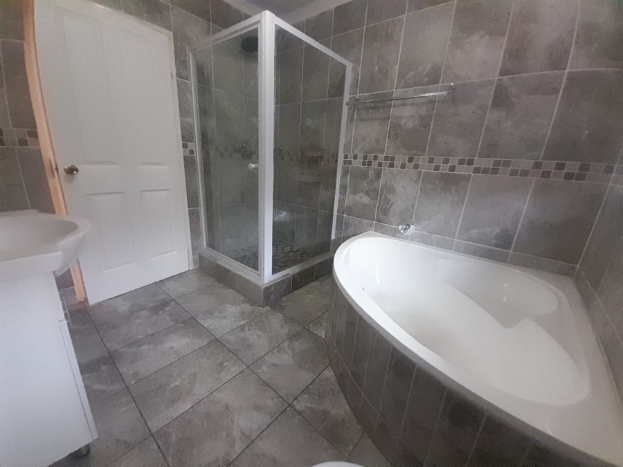 3 Bedroom Property for Sale in Harveston A H Gauteng
