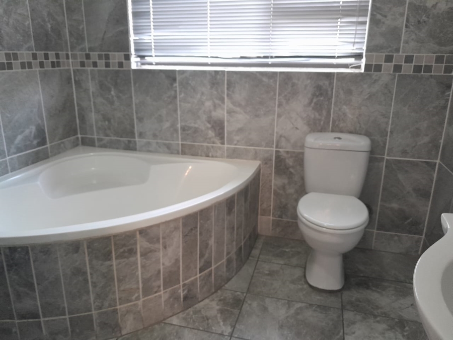 3 Bedroom Property for Sale in Harveston A H Gauteng